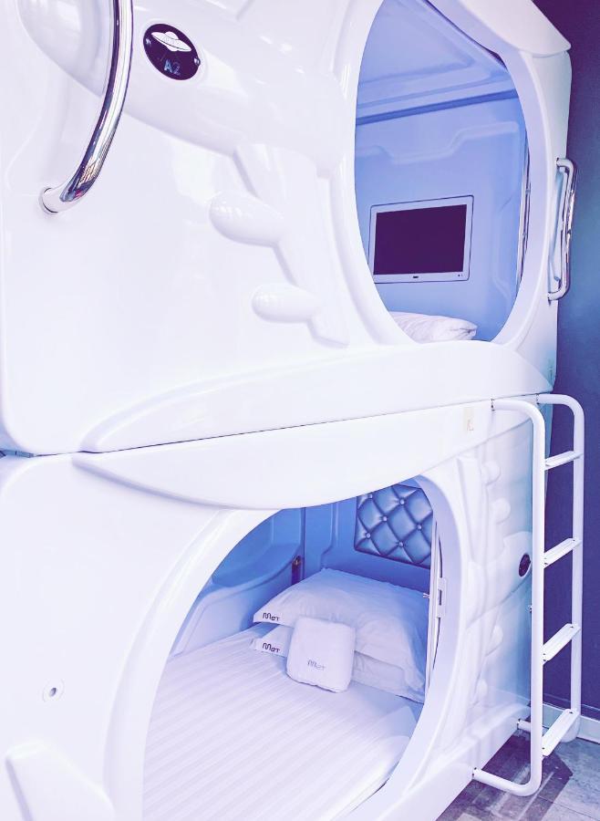 Met A Space Pod @ Boat Quay Capsule hotel