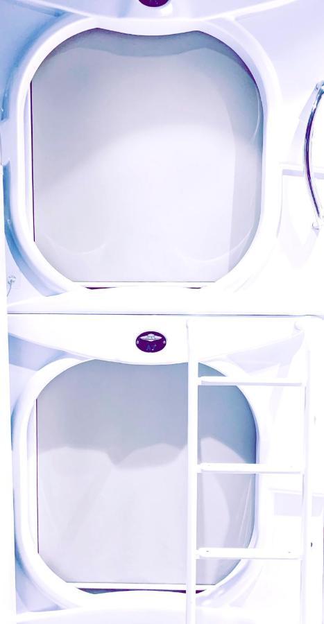 Capsule hotel Met A Space Pod @ Boat Quay Singapore
