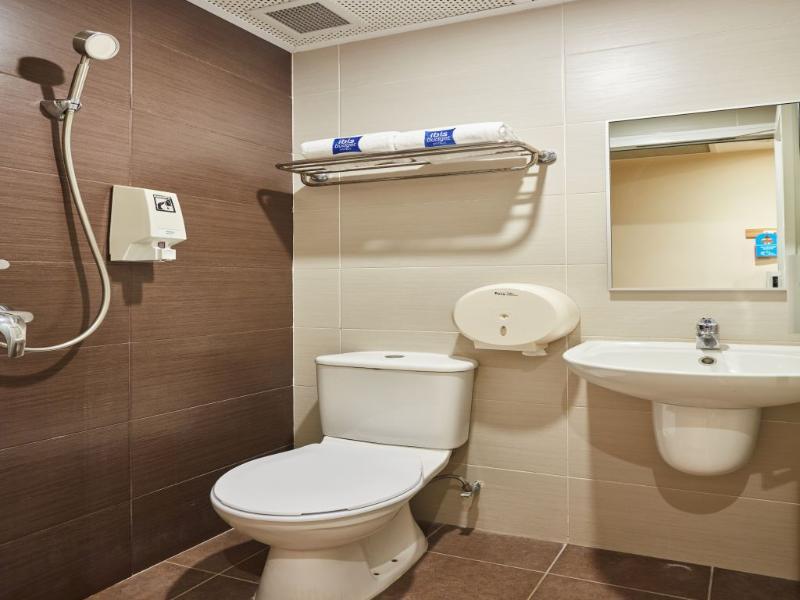 Ibis Budget West Coast 2*