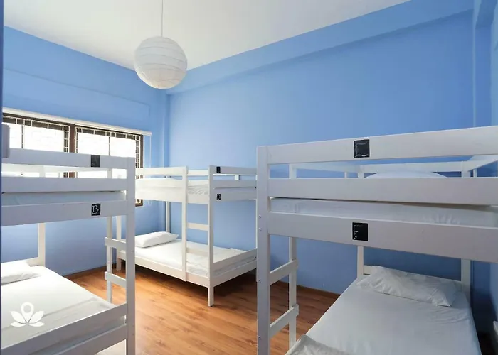 Gusti Bed & Breakfast Singapore