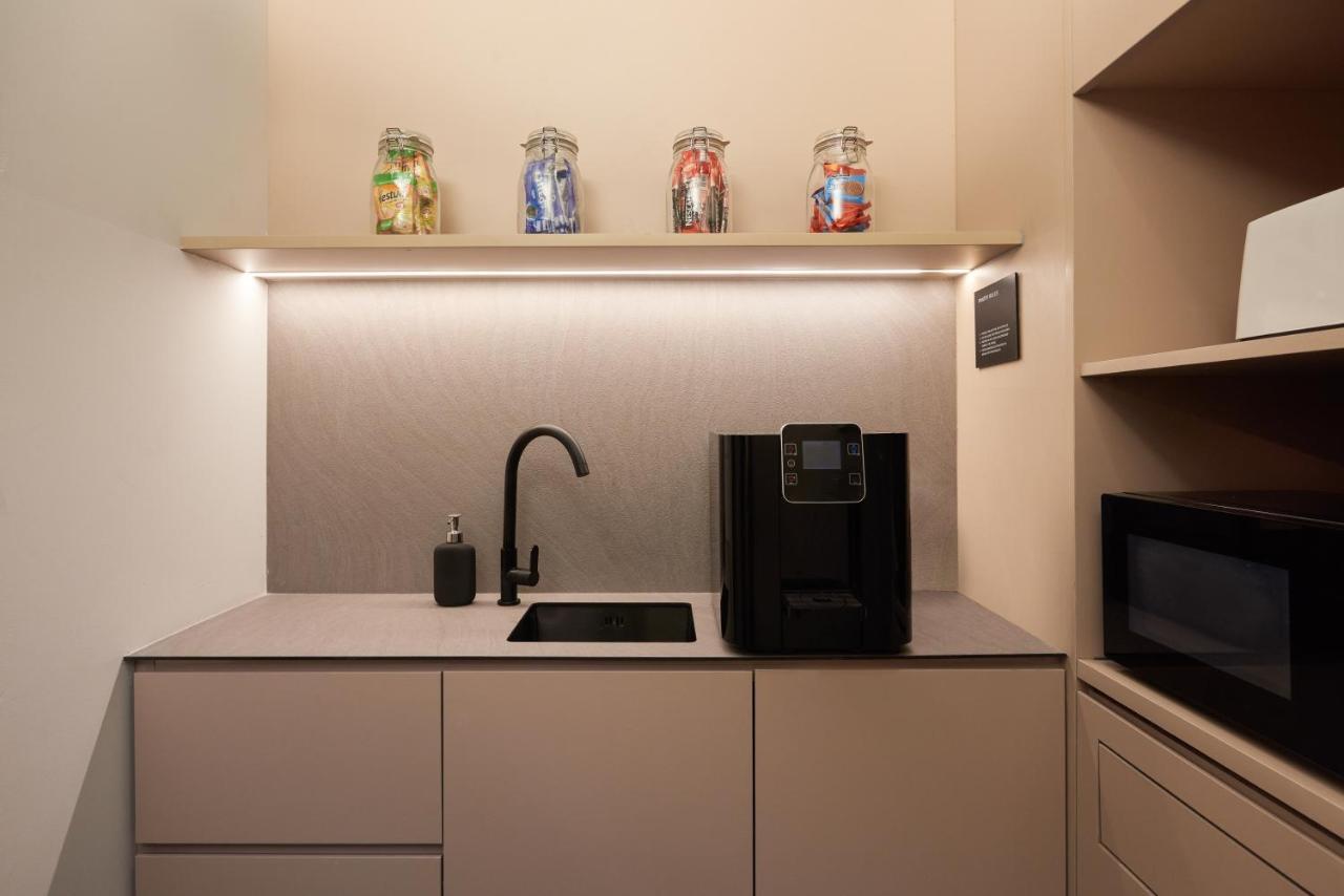 Kinn Capsule Capsule hotel
