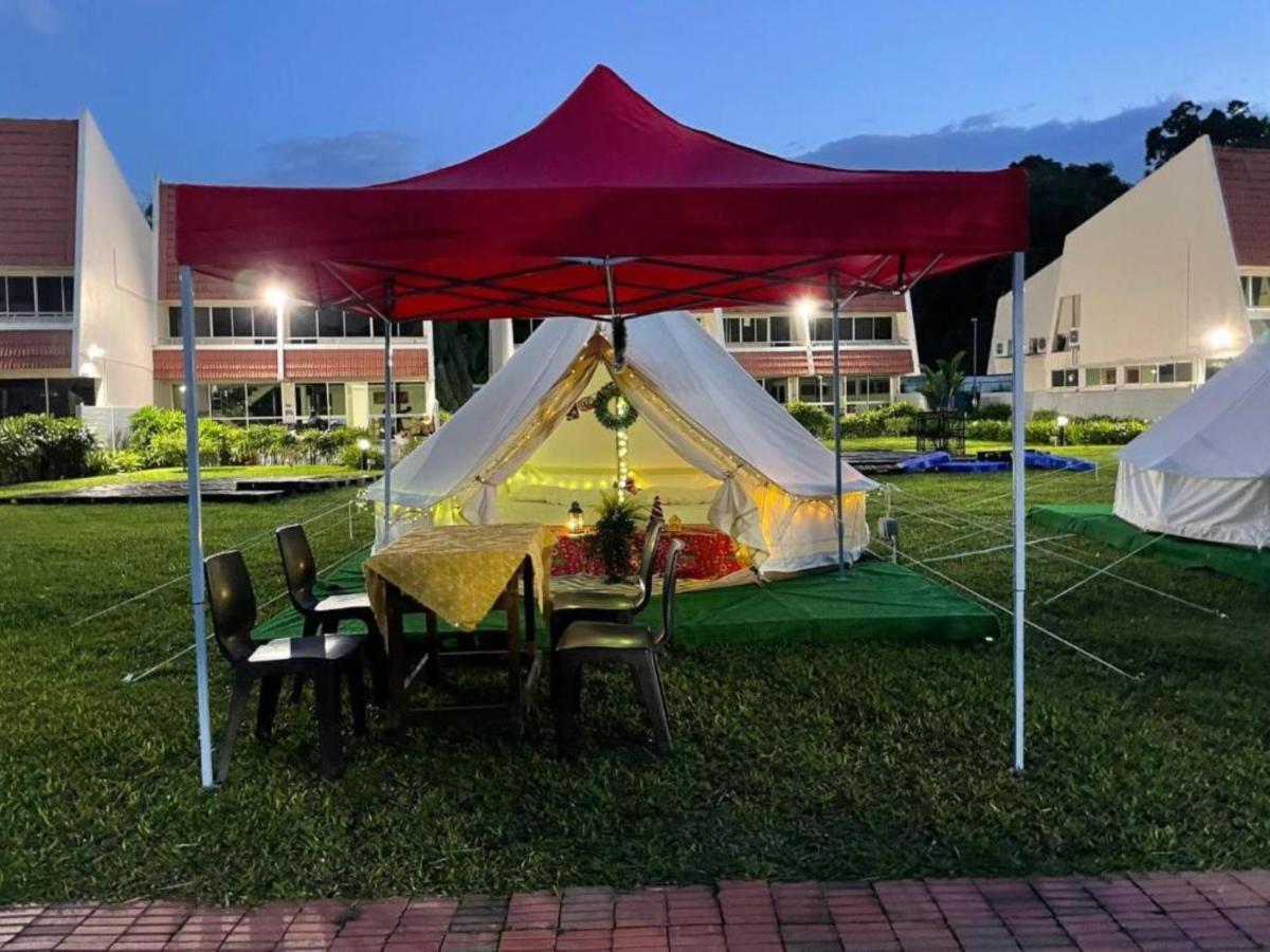 Campsite Seaside Glamping@heritage Chalet