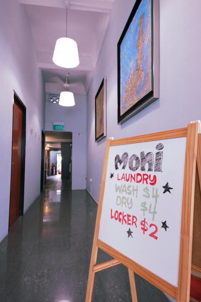 Moni Gallery