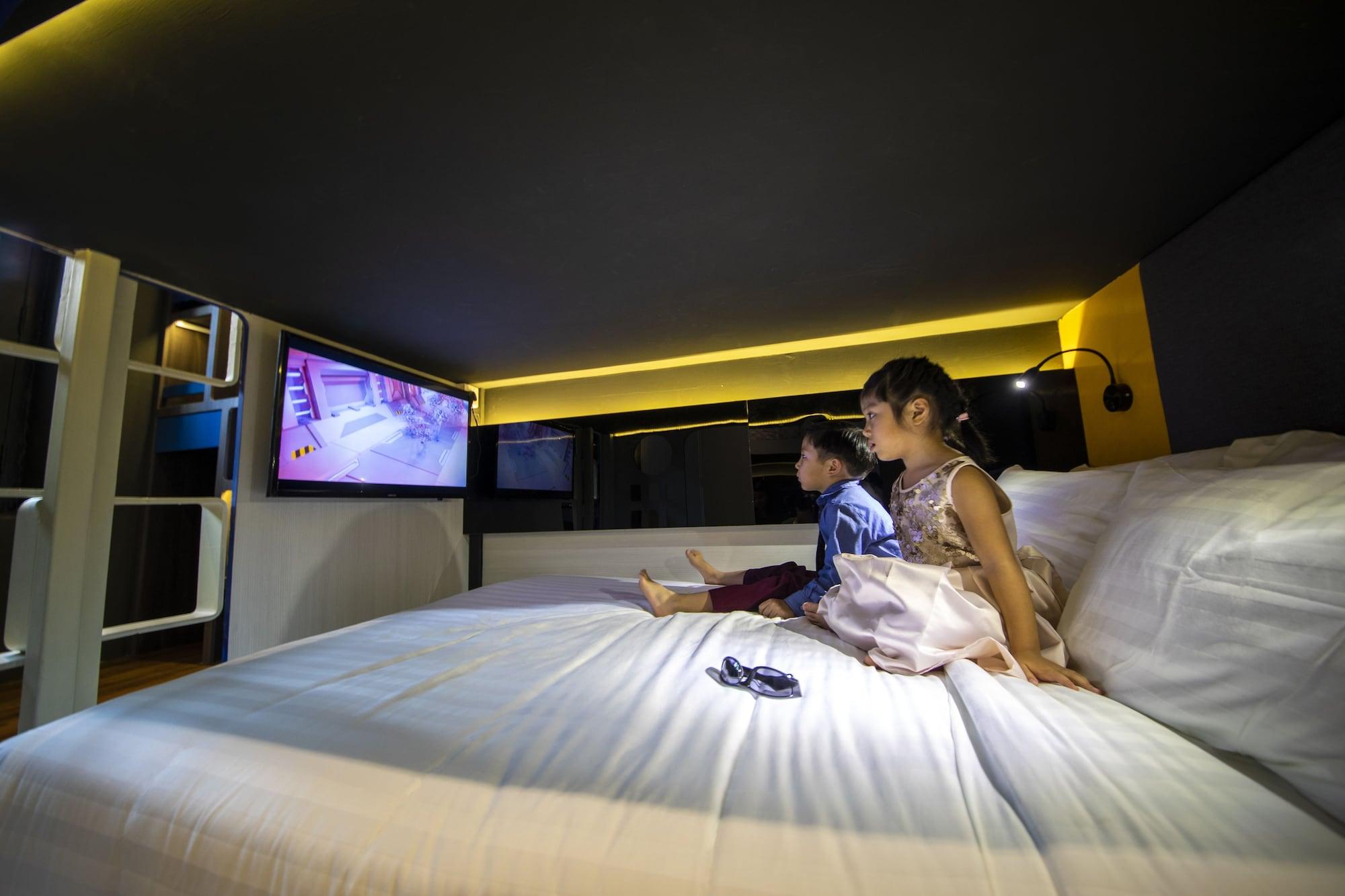 Cube Family Boutique Capsule At Chinatown Capsule hotel Singapore
