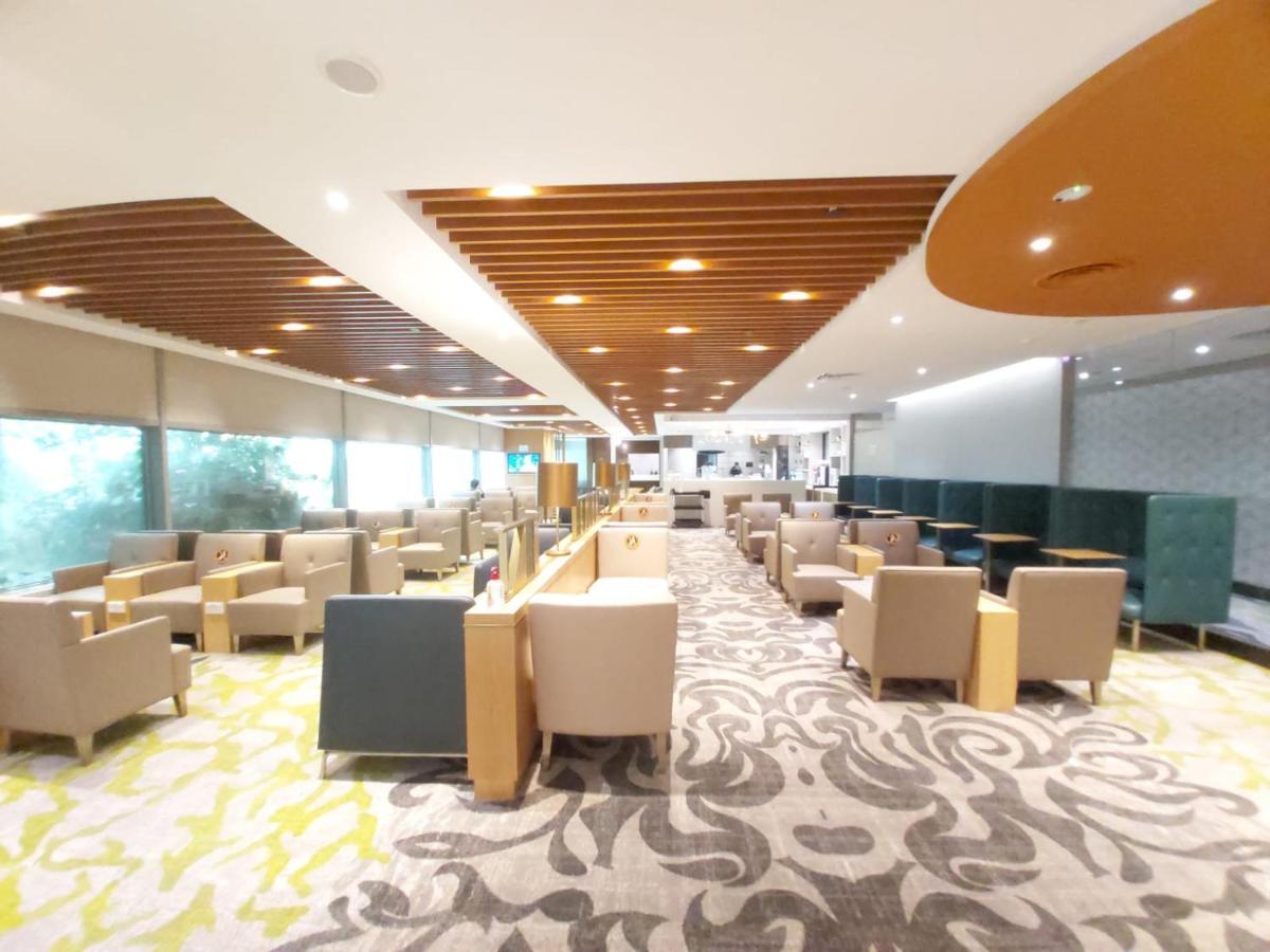 Ambassador Transit Lounge Terminal 3 3*