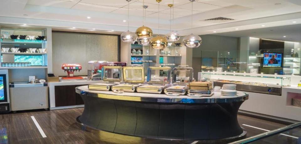 Hotel Ambassador Transit Lounge Terminal 3 3*