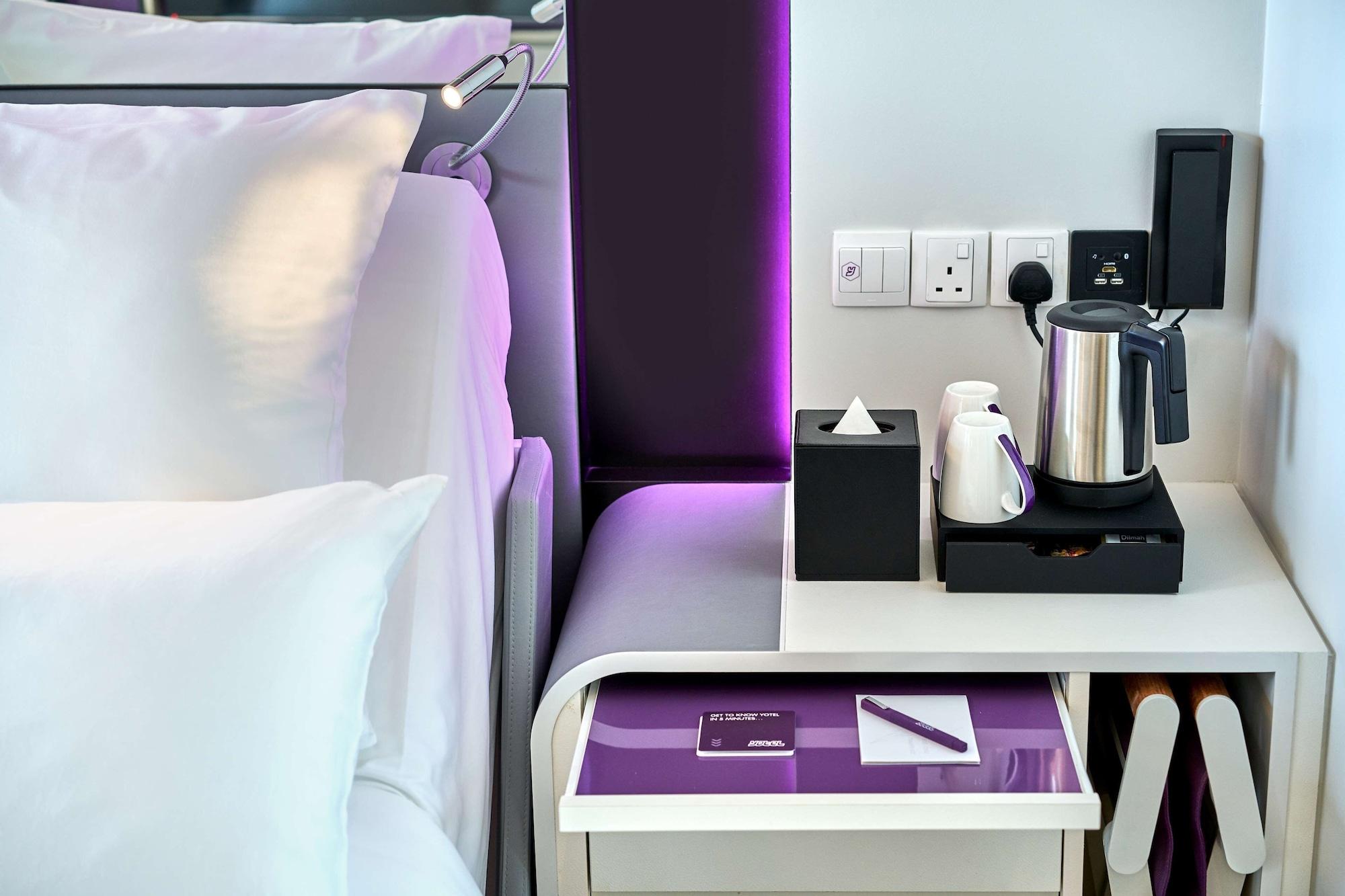 Yotel Orchard Road Hotel 4*
