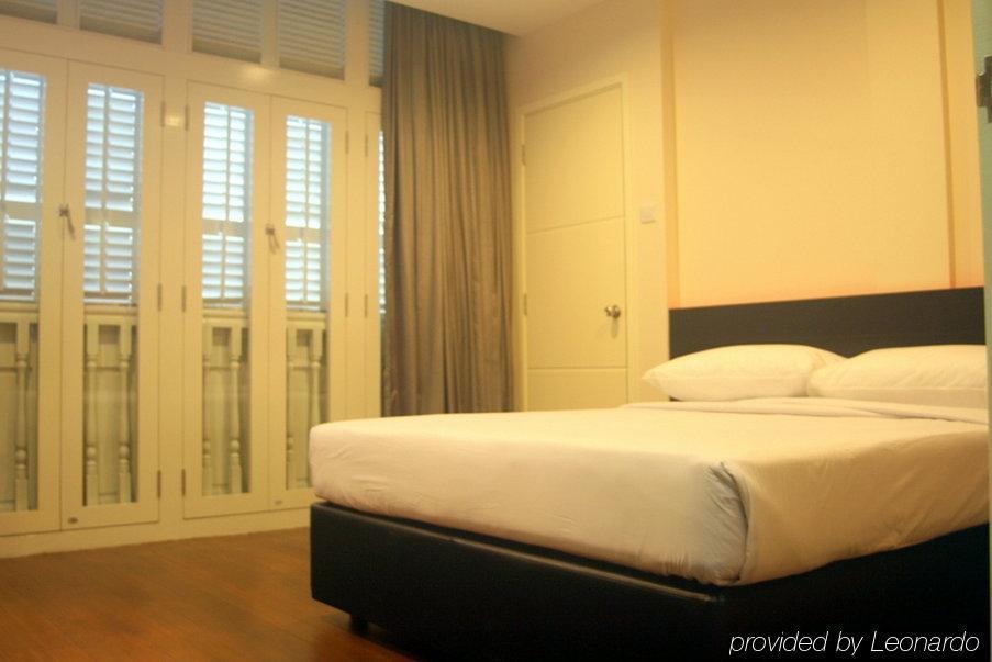 81 Heritage 2* Singapore