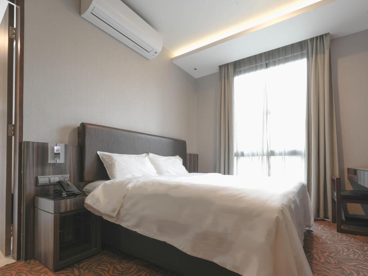 Amrise Kitchener Hotel