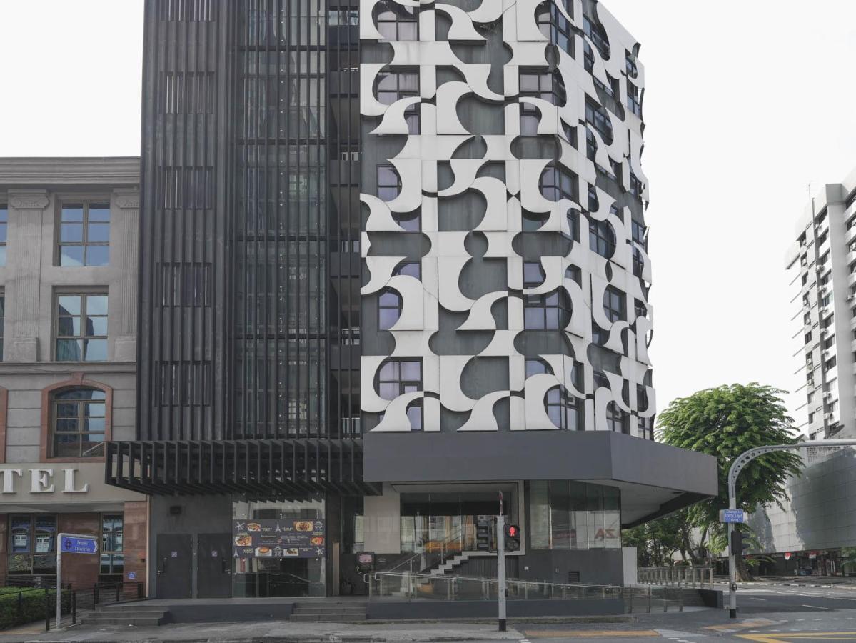 Hotel Amrise Kitchener, Check In 9pm, Check Out 8am Singapore
