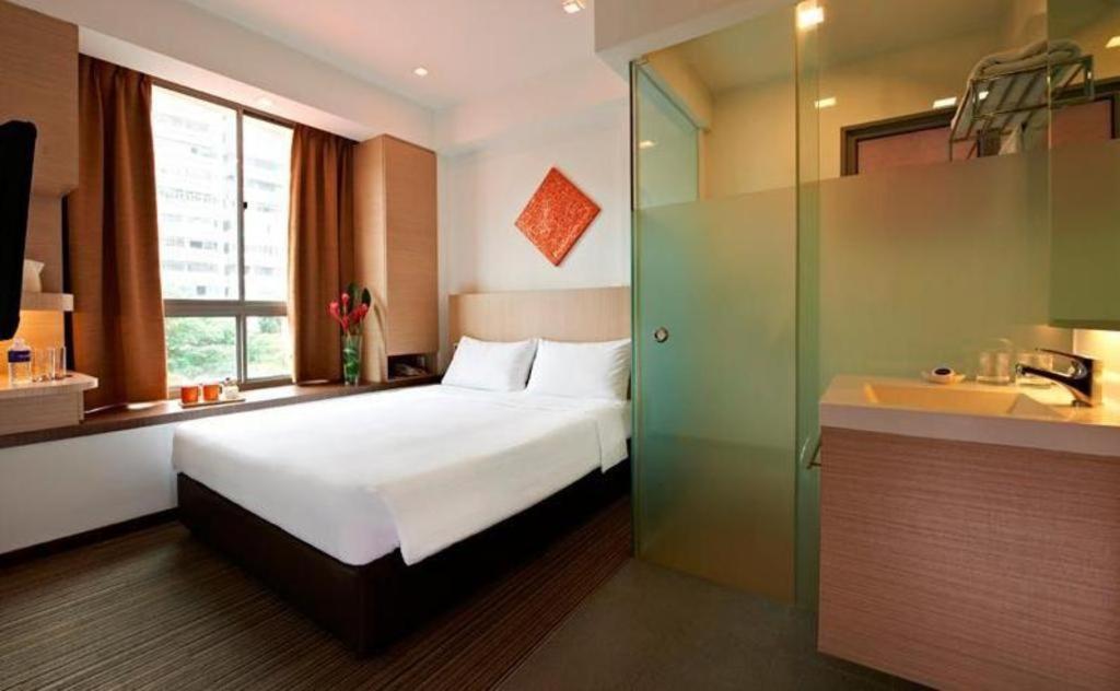 Reddoorz Premium @ Balestier Singapore