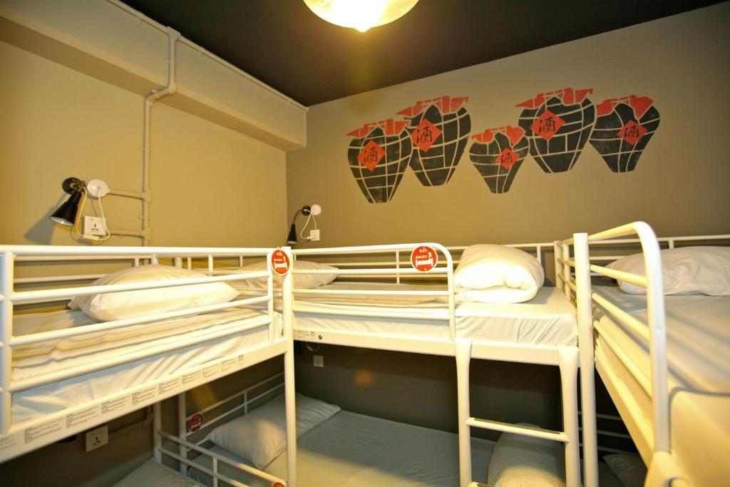 Beds & Dreams Hostel Singapore