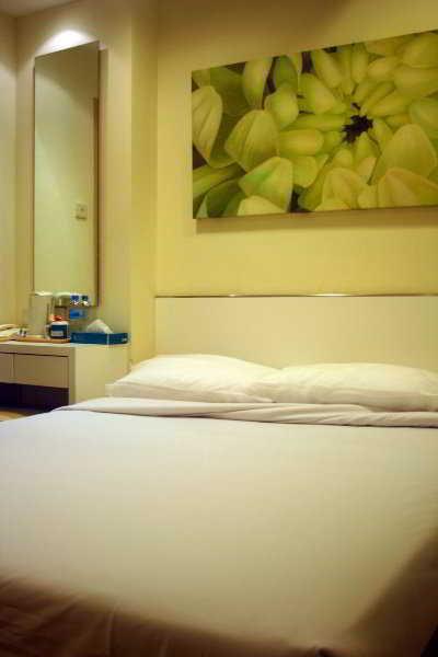 81 Cosy Singapore