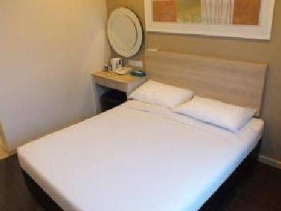 81 Lucky Hotel 2*