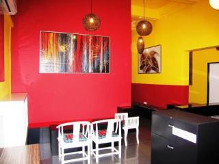 Moni Gallery Hostel