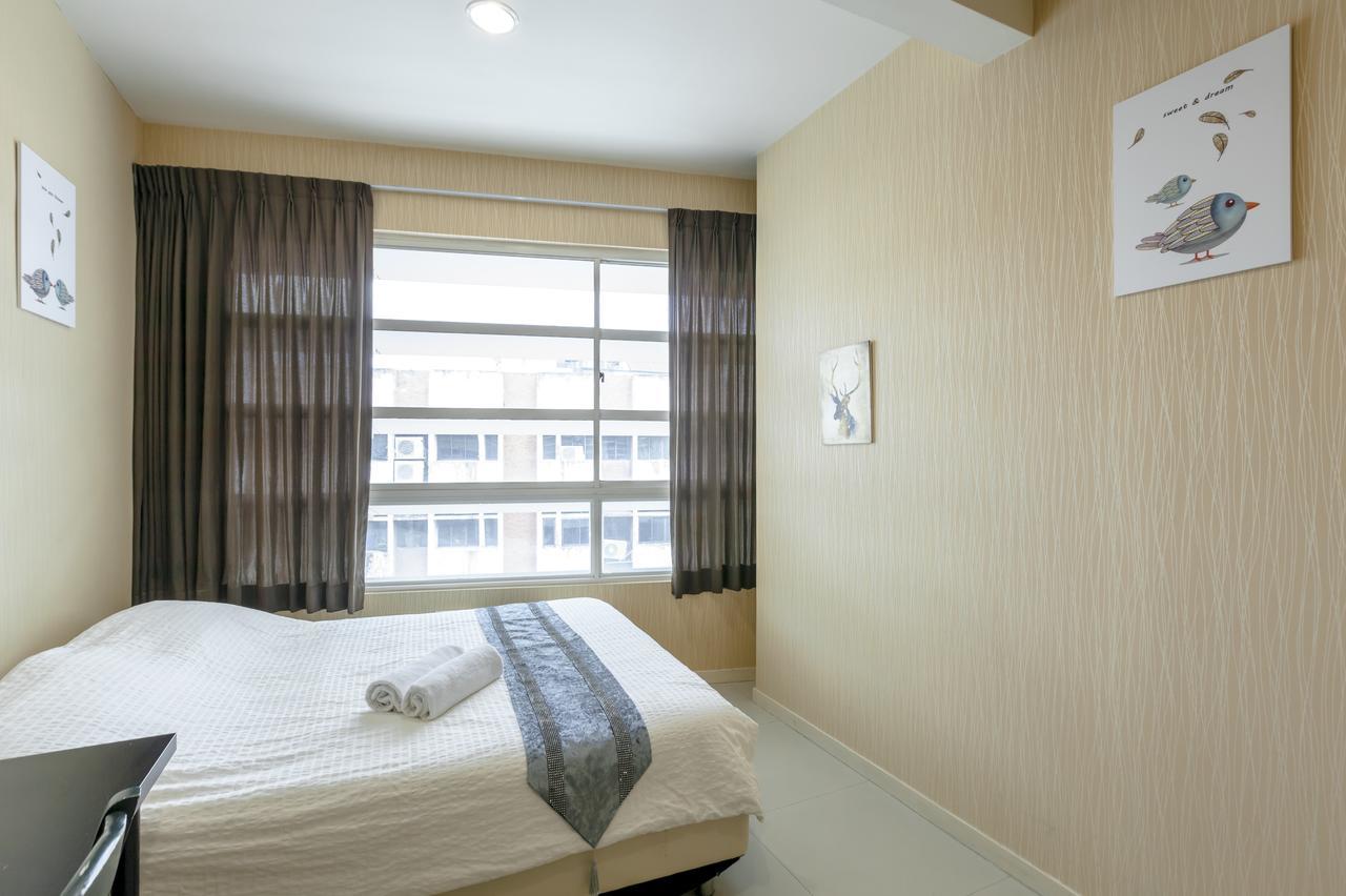 Rangoon Hostel *