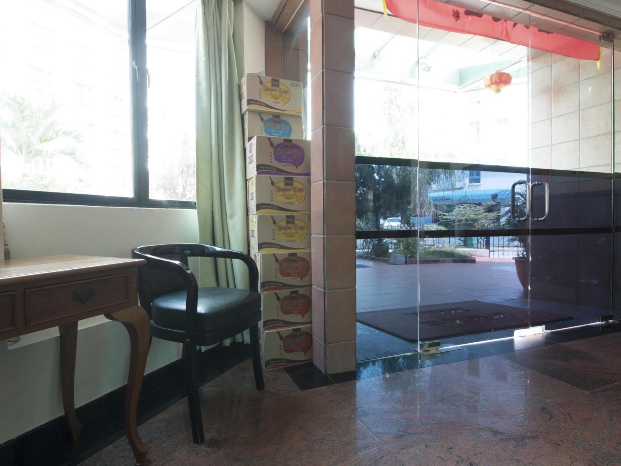 Golden Star Hotel *