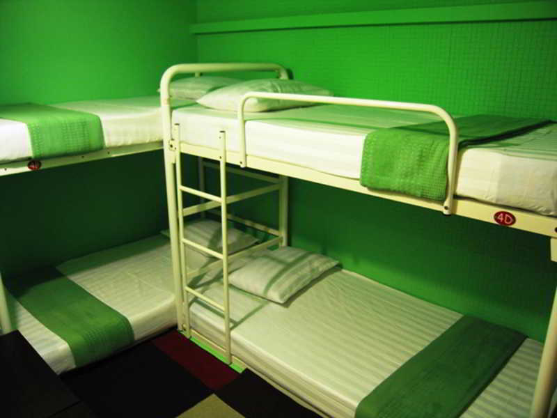 Moni Gallery Hostel