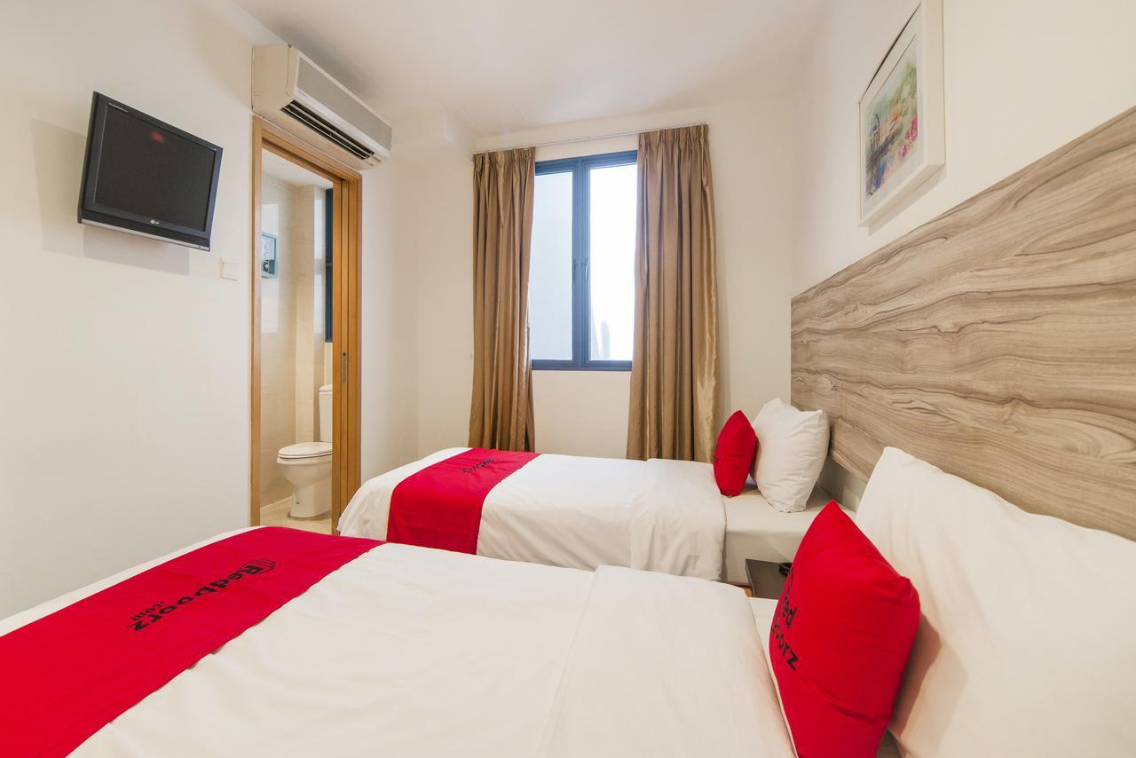 Hotel Reddoorz Plus @ Victoria Street Singapore