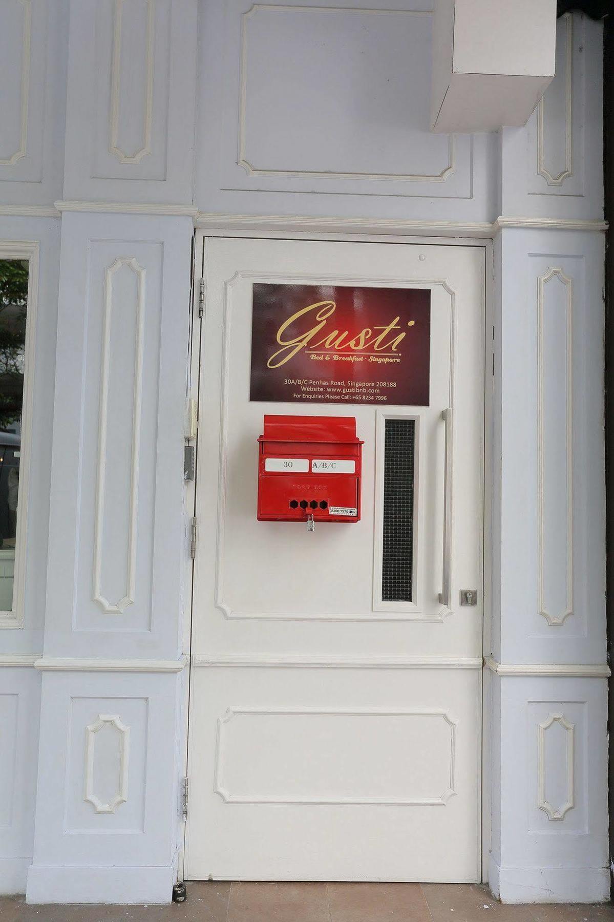 Gusti Singapore