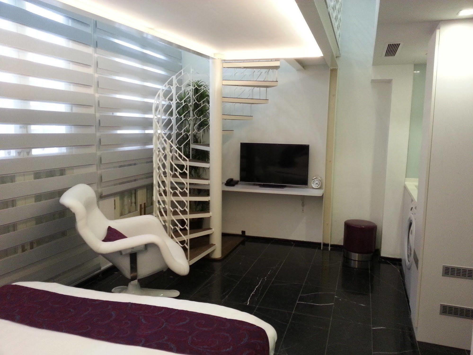 Lion Peak Purvis 3* Singapore