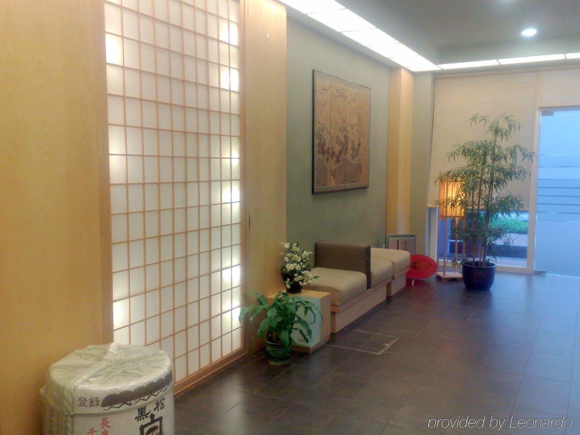 81 Sakura Hotel 2*