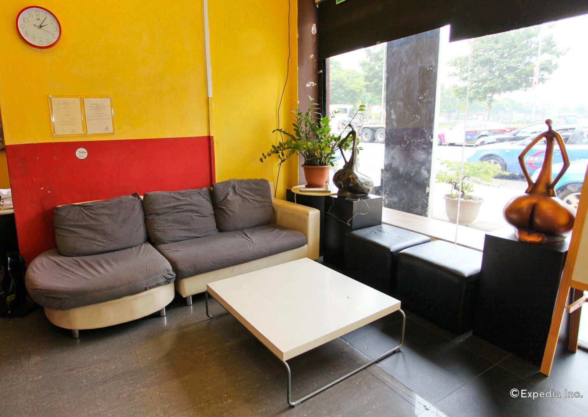 Moni Gallery Singapore