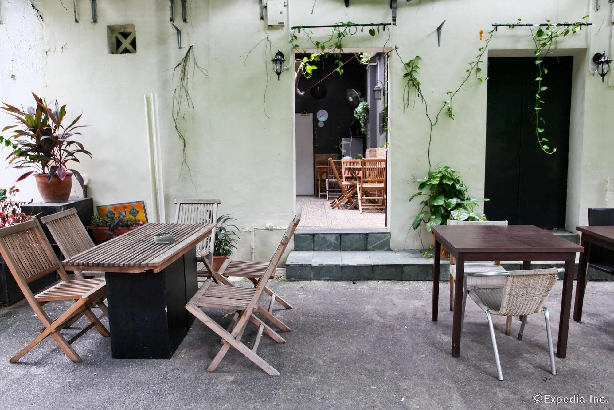 Hostel Moni Gallery Singapore