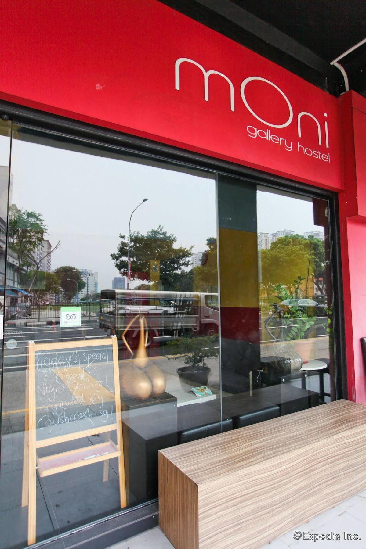 Moni Gallery *