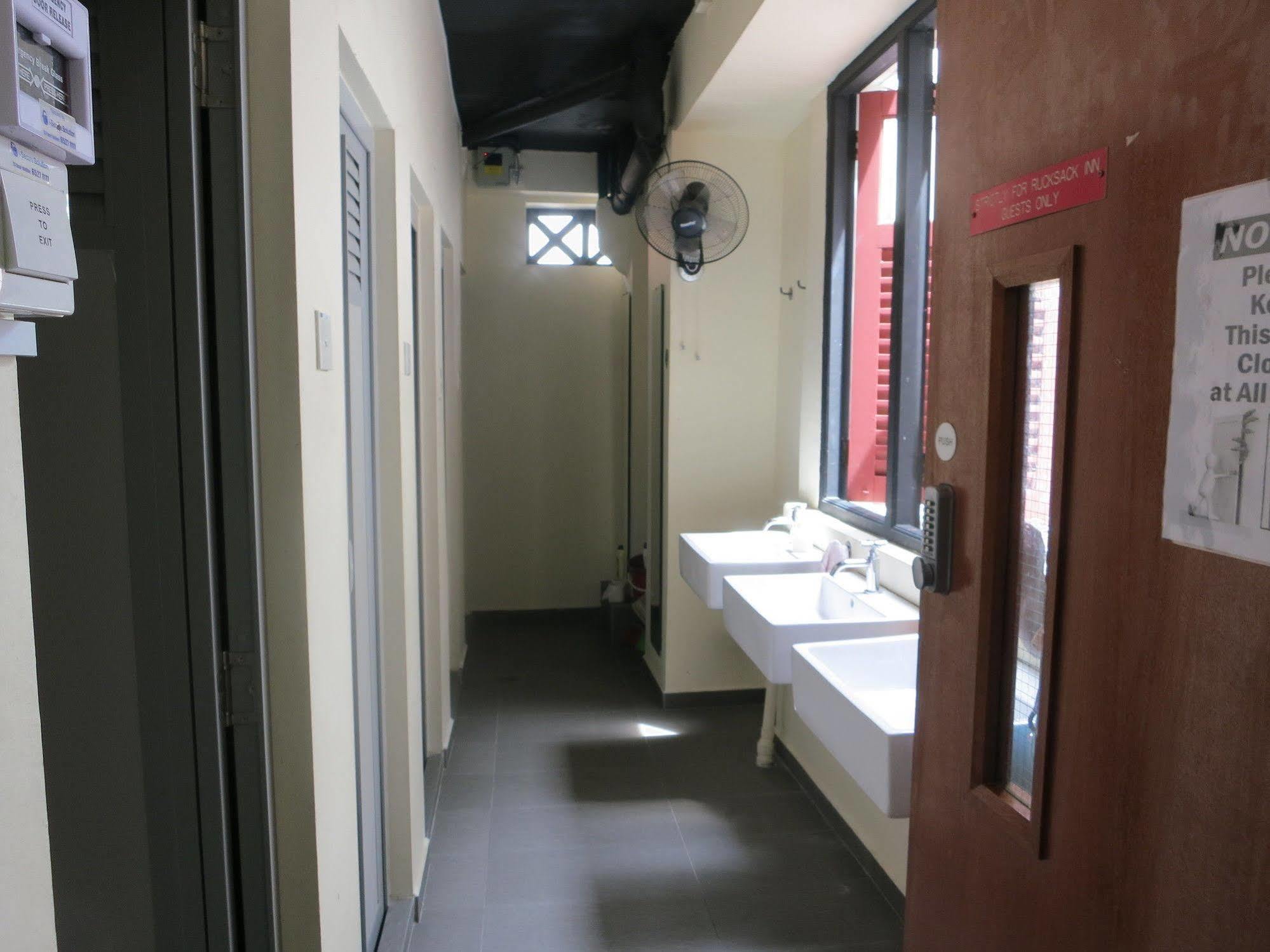 Hostel Beds & Dreams *