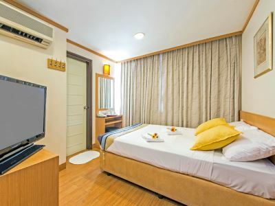 81 Sakura 2* Singapore
