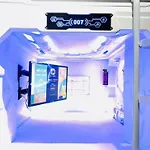 Met A Space Pod At Arab Street
