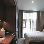 Amrise Hotel Kitchener, Check In 9Pm, Check Out 8Am