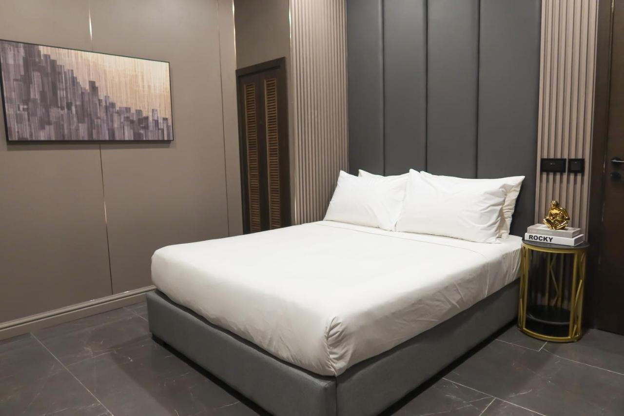 Apartment Recharge & Singapore