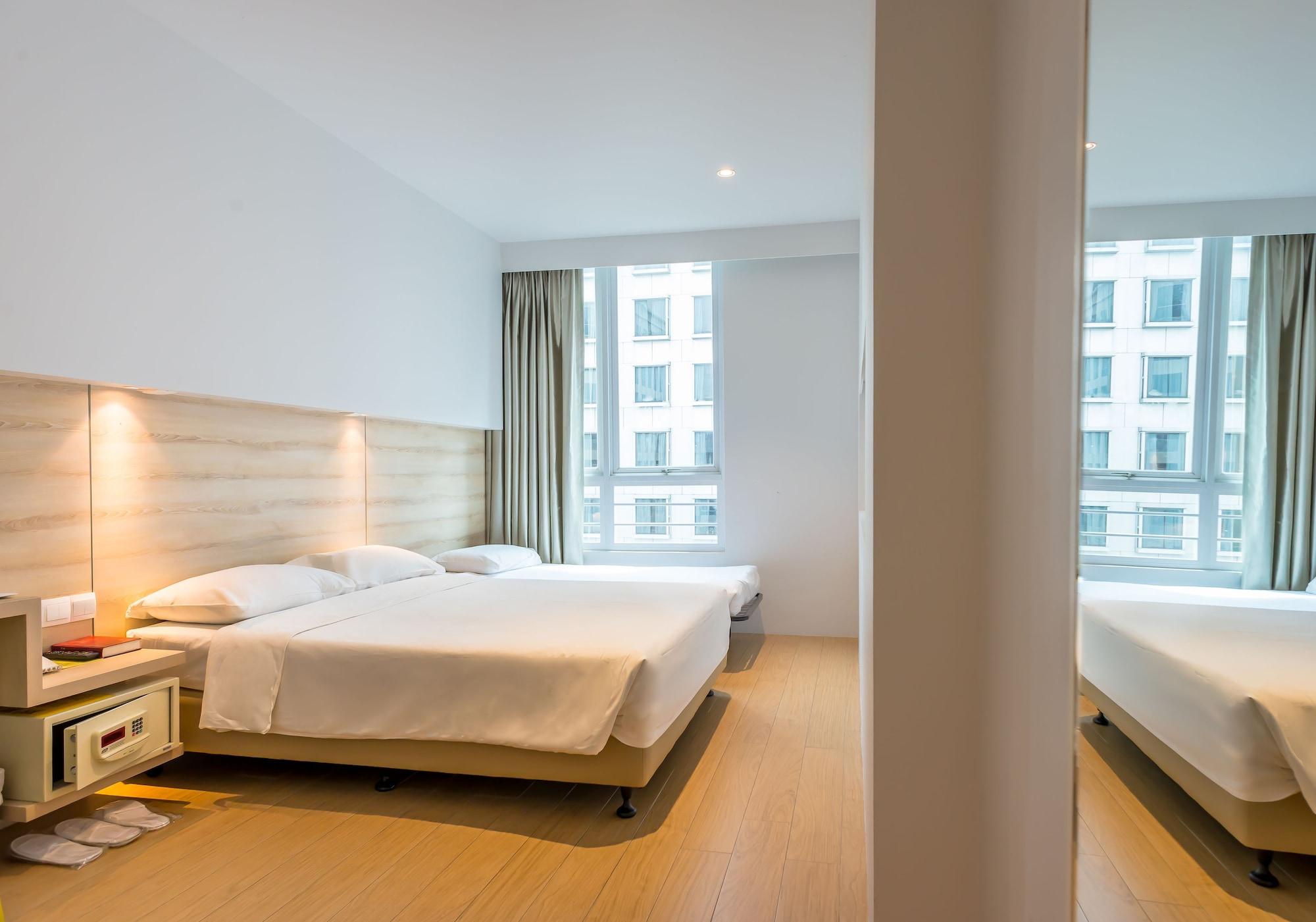 Summer View Hotel 3*