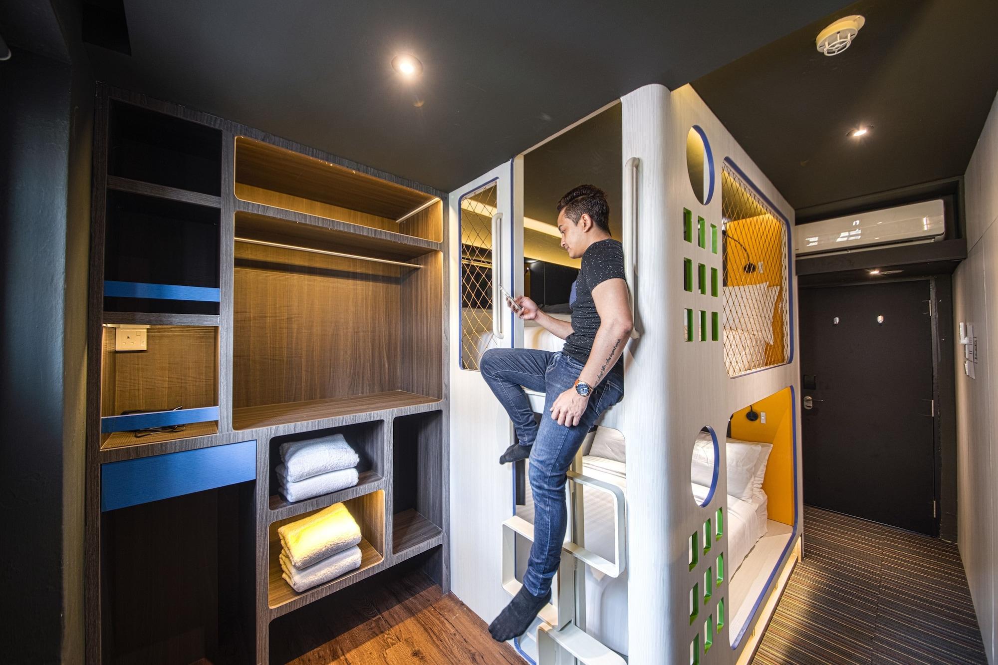 Capsule hotel Cube Family Boutique Capsule At Chinatown Singapore