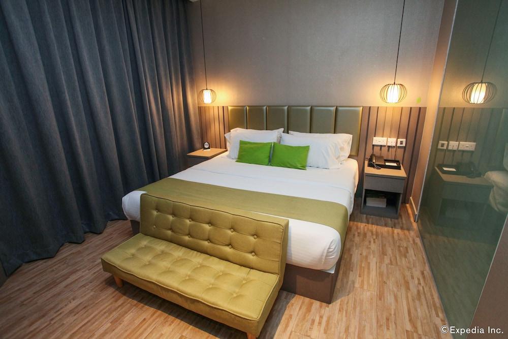 Champion Hotel