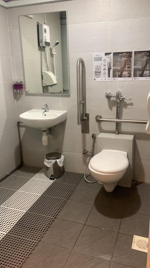 Single Sharing And Short At Sandpiper 3*