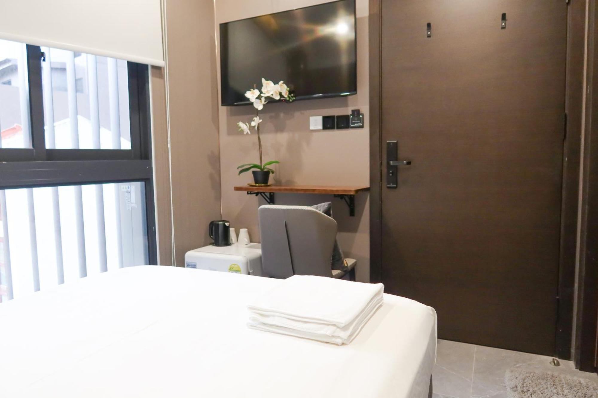 Apartment Recharge & Singapore