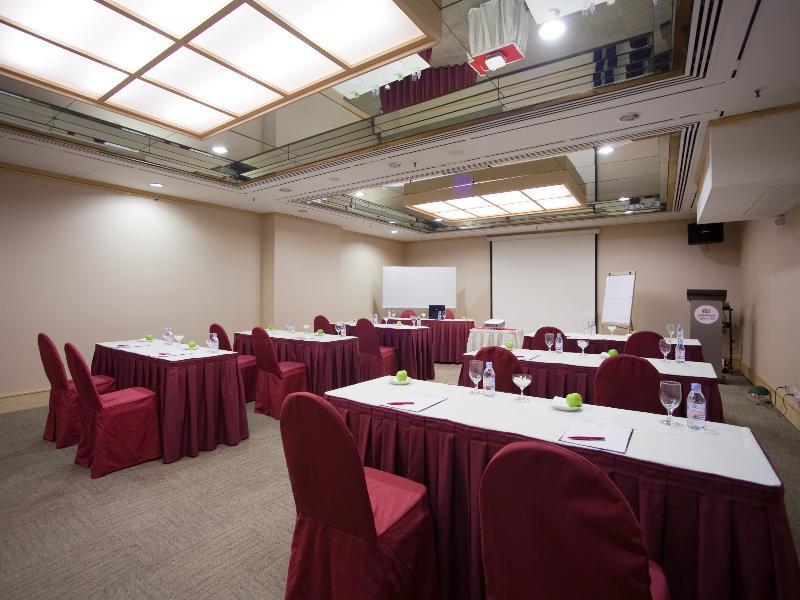 Hotel Royal Queens Singapore