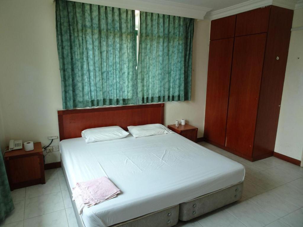 Lai Ming Cosmoland Hotel Singapore