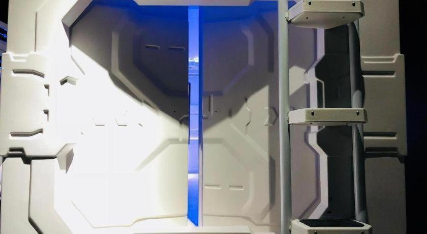 Met A Space Pod @ Chinatown Hostel *