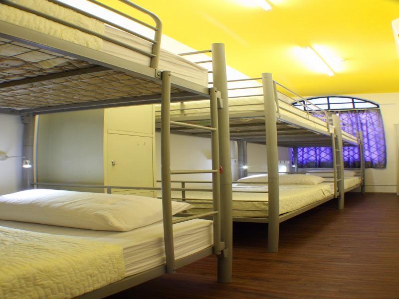 Hostel Footprints Hostel, Singapore
