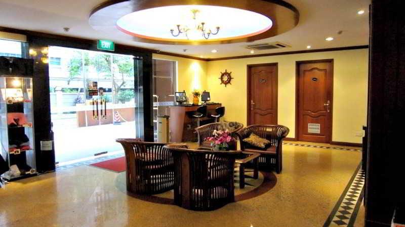 Ibis Budget Emerald Hotel