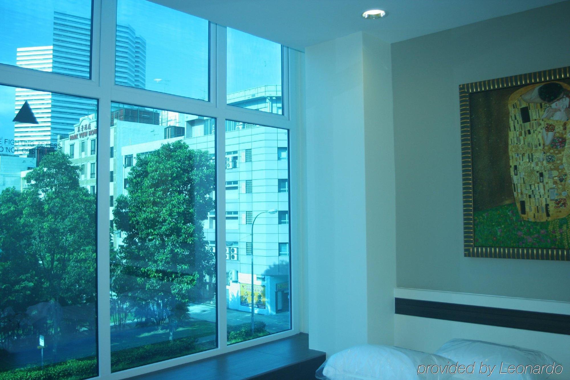 81 Bugis 2* Singapore