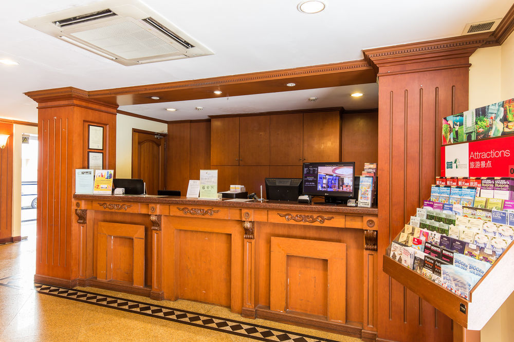 Ibis Budget Emerald Hotel