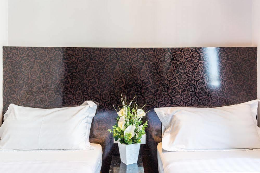 Hotel Ibis Budget Emerald 2*