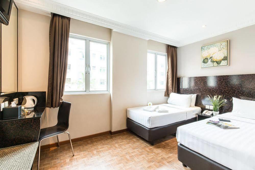 Ibis Budget Emerald 2* Singapore