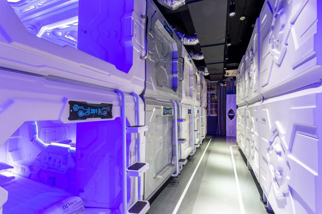 Met A Space Pod At Arab Street Capsule hotel Singapore