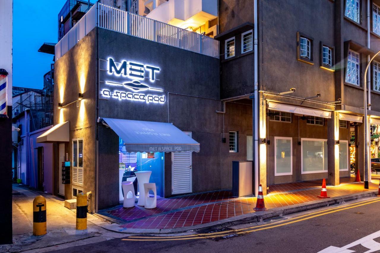 Met A Space Pod At Arab Street 2* Singapore